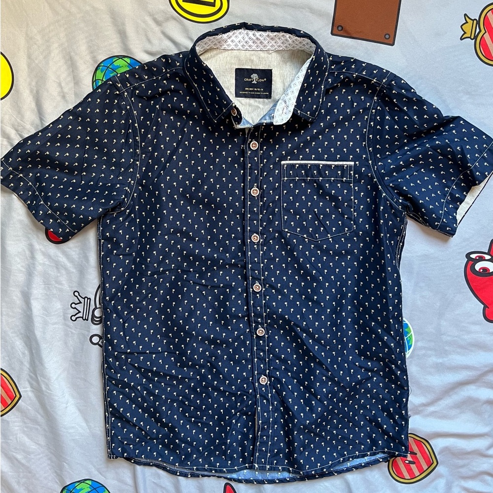 Boys button up shirt big boy M